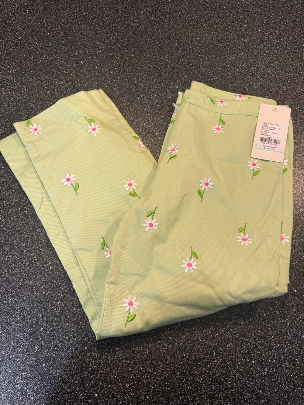 Vintage NWT Lilly Pulitzer Light Green Floral Embroidered Capris - size 4